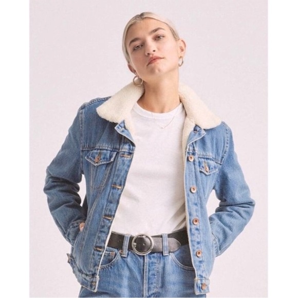 Old Navy Jackets & Blazers - Old Navy Womens Sherpa Lined Denim Jean Jacket Outdoors Pockets Trucker Large